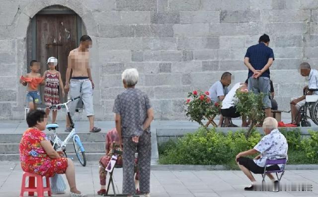 好心让人扇了个风扇，却因此摊上官司赔了钱！陕西汉中，大热天晚上一男子好心给邻居扇