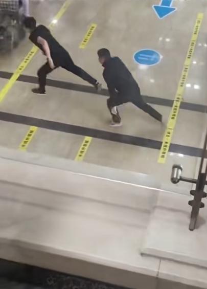 “她的私密处让人看了，不过了，明天离婚！”吉林长春某医院，男子陪妻子做彩超，妻子