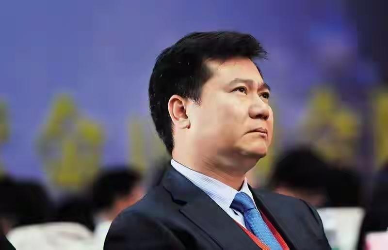 30年河东，5年又河西，近2400亿身家一夜清零，曾经辉煌几十年的苏宁电器老板张