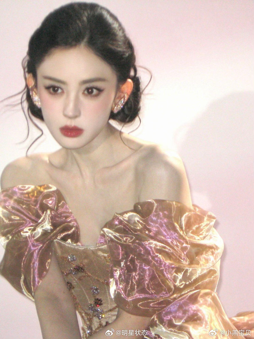 不想努力了就去给娜扎当修图师吧