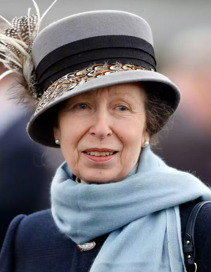 安妮长公主（Anne,PrincessRoyal，1950-）75岁，第一任