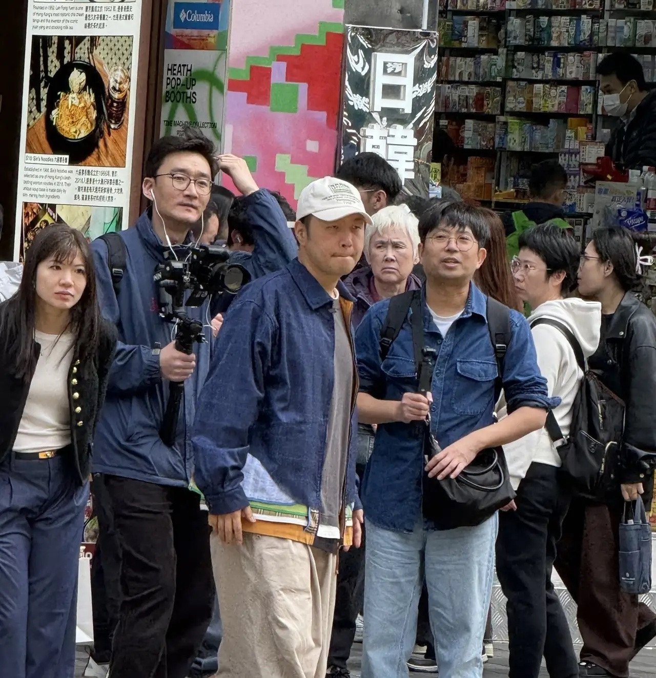 有网友在香港尖沙咀偶遇杜海涛，现在好多明星，自己做探店视频，还是挺有意思的！别看