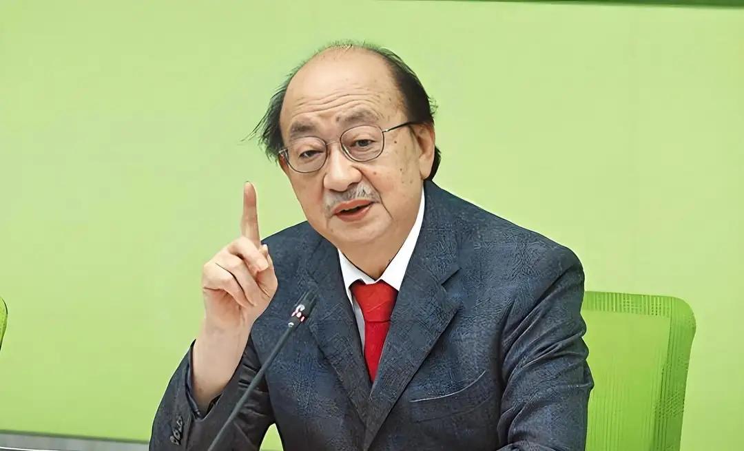 原来这一届做完就要离开立法院是个假讯号，因为就在23日柯建铭公开表态，他会登记参