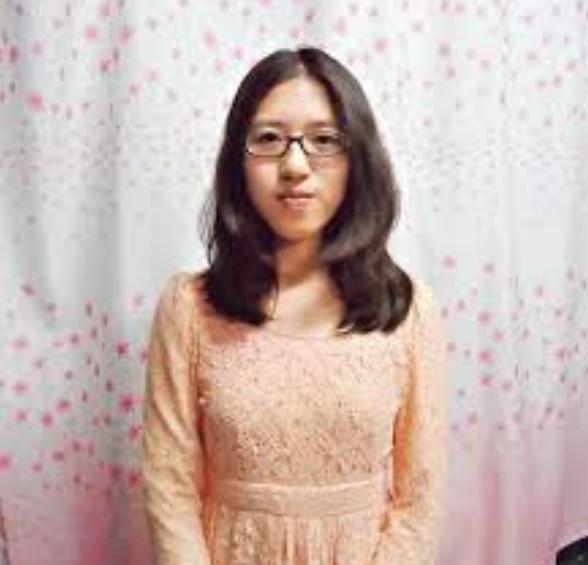 拿著名校的保送名额，坐着学生干部的交椅，背地里却管自己的祖国叫“恶臭支那”。