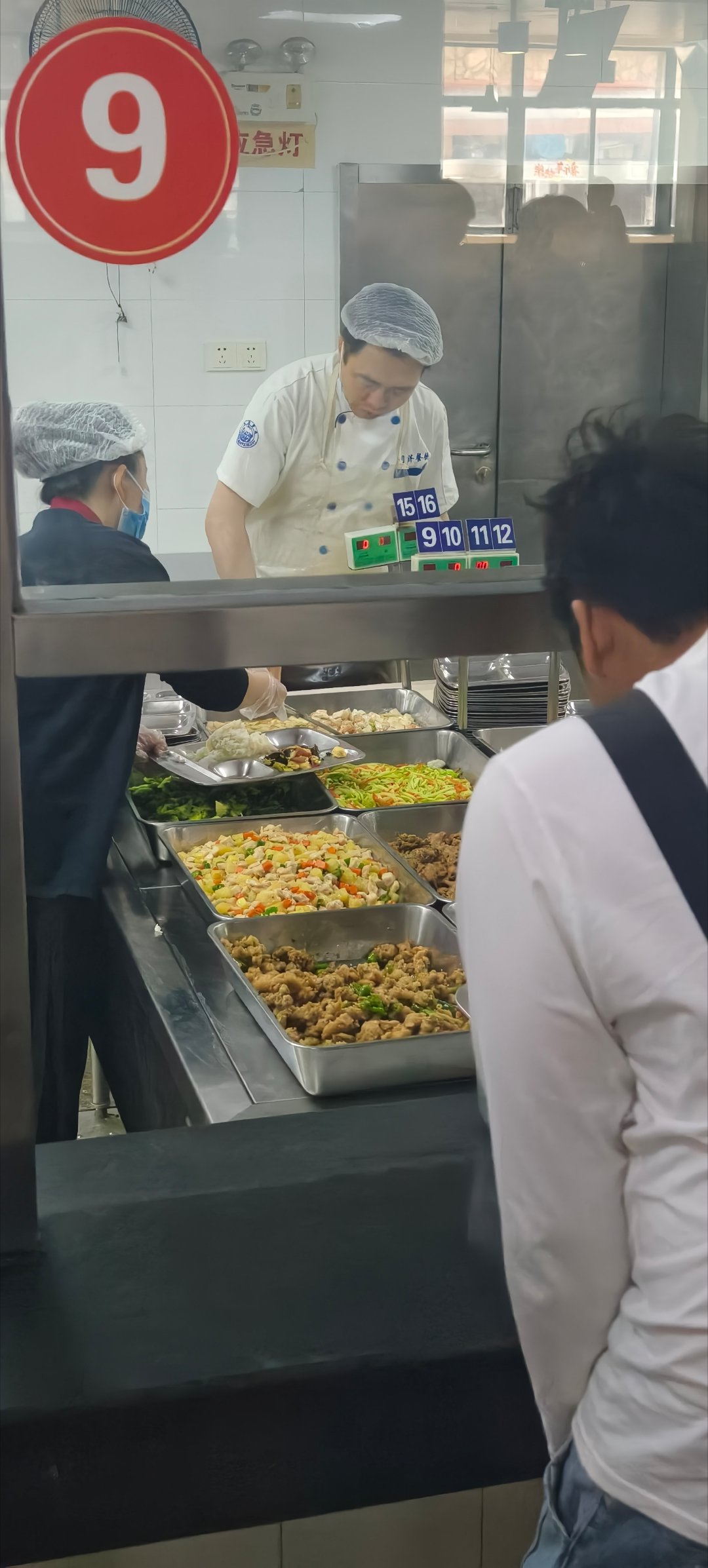 不知和清华、北大的食堂相比，菜价如何？上海·同济大学(嘉定校区)