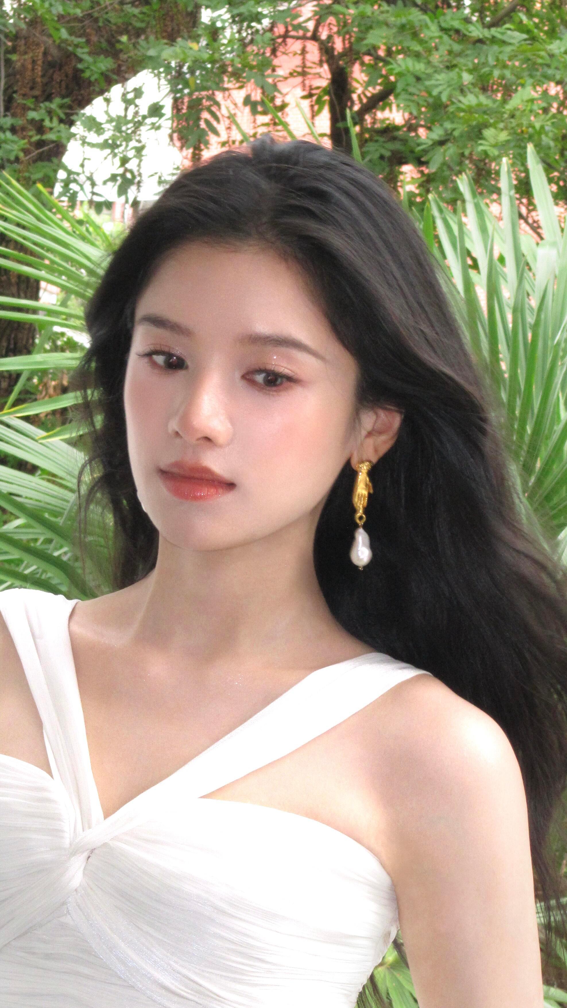 从油画里走出来的家仪张婧仪白裙ccd​​​