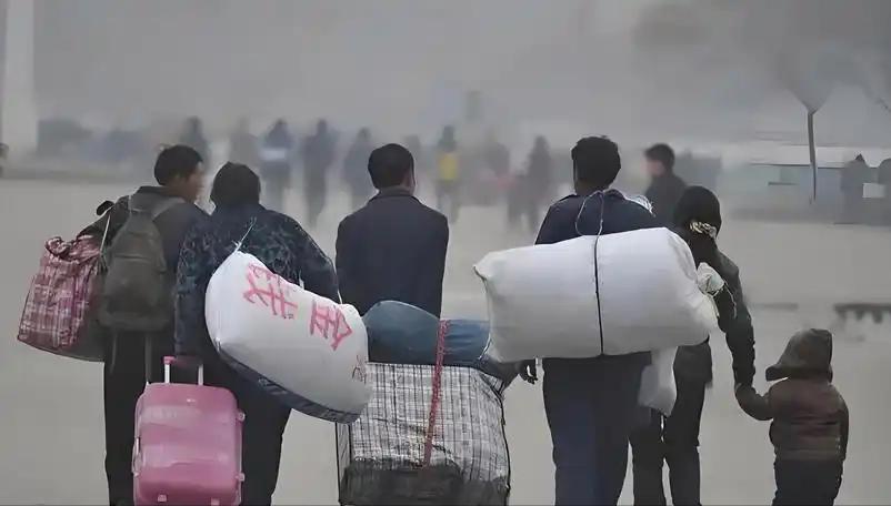 目前中国的两大问题，不是台湾问题，不是与日本问题，也不是负债问题，最难解决的一是