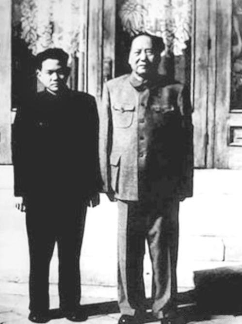 2009年，李银桥临终前还放不下毛主席叮嘱的事，对妻子韩桂馨说：你可别忘了！