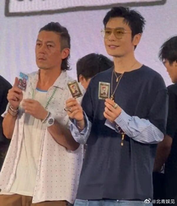 45岁陈冠希和48岁黄晓明同框，网友说一个长期活跃台前，一个已是半素人，不宜对比。这话听着客气，其实