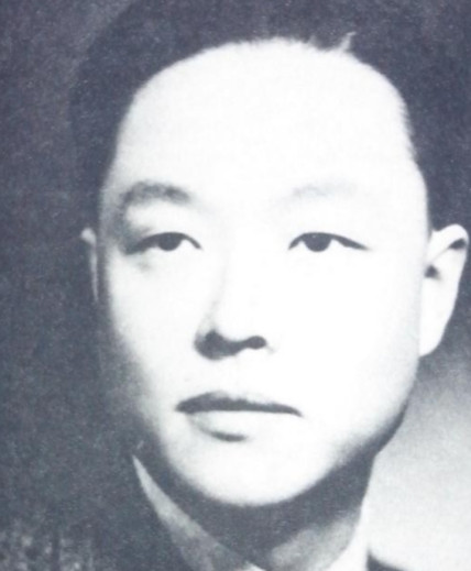1946年8月，大汉奸万里浪被枪决后，家人在收殓时，发现不是他的尸体。大特务毛森