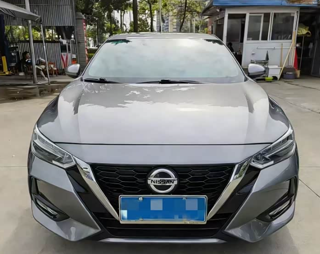 给轩逸换机油，我的养车记录想着要带老婆孩子回老家，来回几百公里的路，轩逸做个保