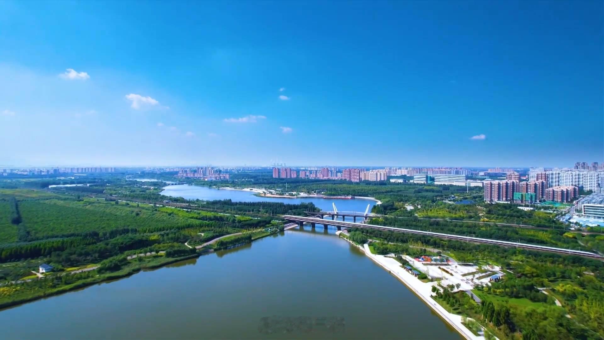 暑假打算出门玩的话，真可以考虑山东。不管去青岛还是威海，高铁下车就到了，交通非常