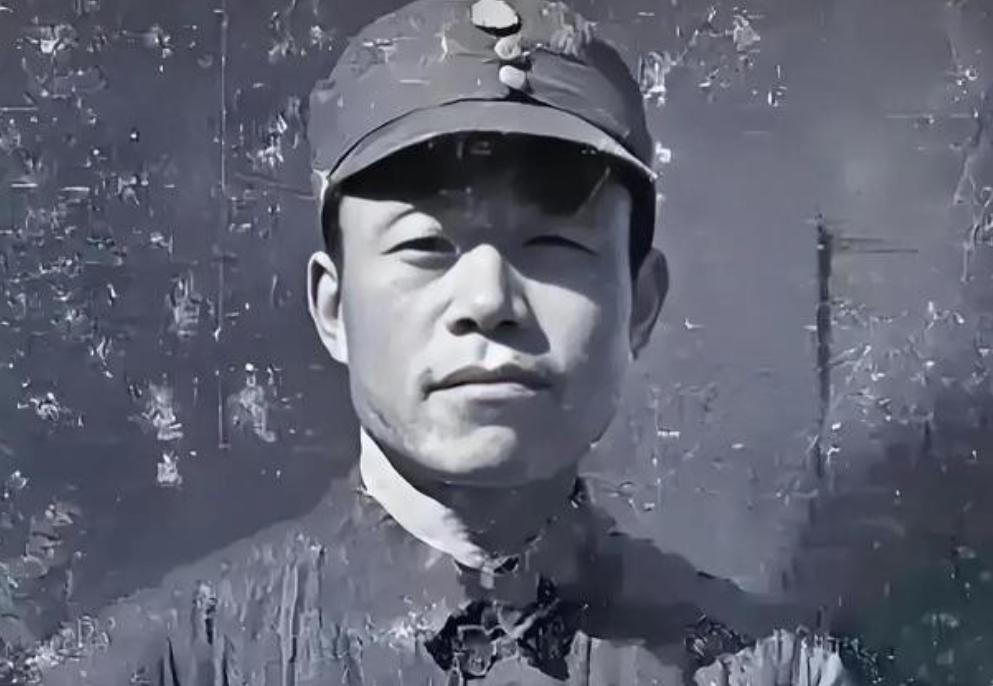 兵败淮海后，47岁邱清泉身中七弹而亡，临终前大骂：老子不突围了。  邱清泉