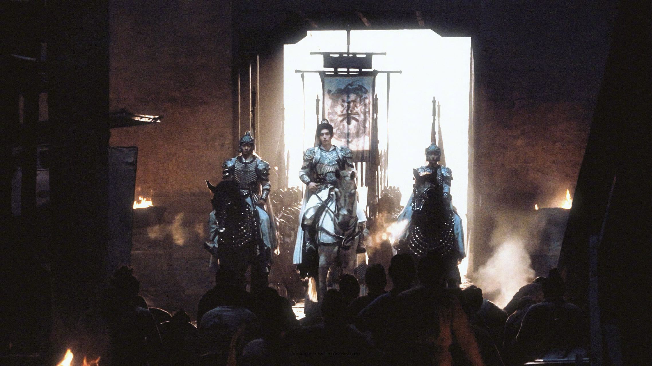 这才是男妲己该有的样子！陈飞宇古偶男妲己段胥不刻意撩人，却处处勾人！高马尾、战