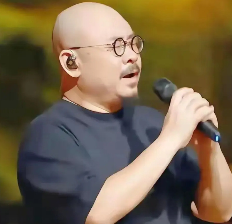 刀郎，你让我说你什么好呢？你这也太欺负人了吧！你一个让华语乐坛倒退了15年的歌