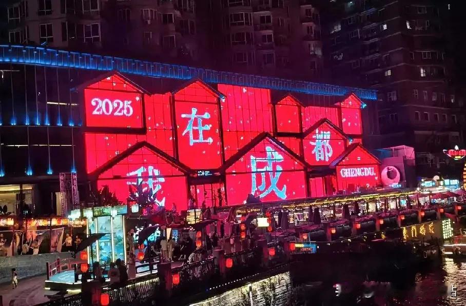 世态炎凉与自我成长。在巴山蜀水间，我慢慢明白，你弱的时候，身边全是“小人”