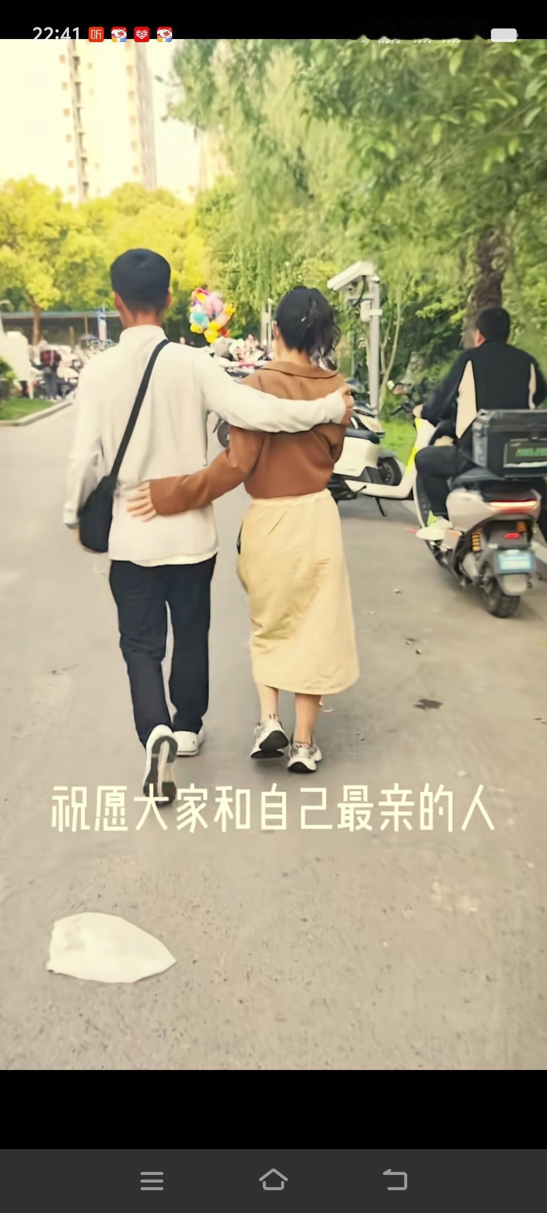 张云鹏自上次回归之后，见到妈妈，和妈妈相处了几天，而后返回加拿大，这次回来他是因