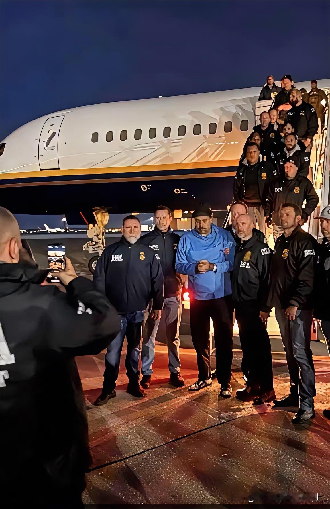 这次保护马杜罗的卫队有不少是古巴人，在混战中被打死不少。另外据说俄罗斯派雇佣兵去