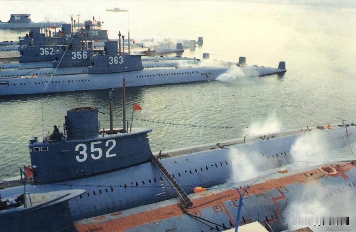 中国035型常规潜艇（北约代号“明”级），是我国自主研制的第一代常规动力鱼雷攻击