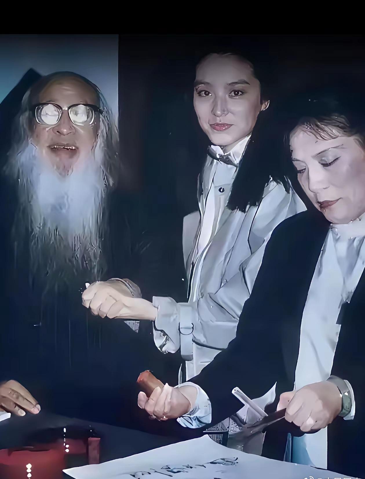 84岁张大千，徐克求字不搭理，一见林青霞立马提笔，这老头的浪漫至死不渝。​​​