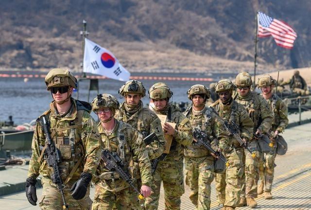 反转了！中国空军歼-16重型战斗机在黄海压制10架F-16战斗机后，驻韩美军司令