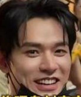 2026年4月18日，龚俊现身刘宇宁南京演唱会观众席，兑现了此前在综艺中的承诺。