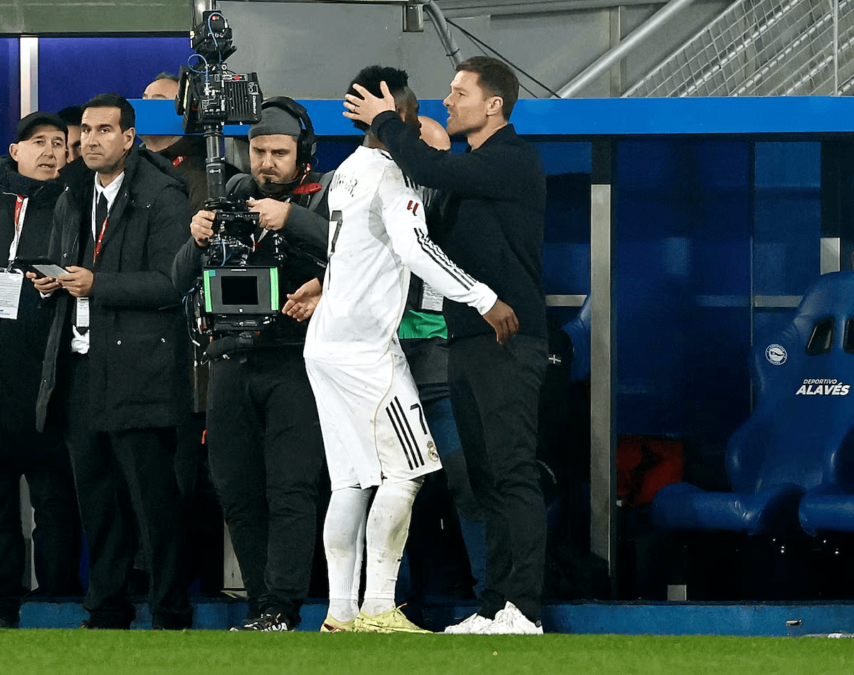 阿斯: 皇马更衣室认为现在支持阿隆索还不迟, 不希望他下课