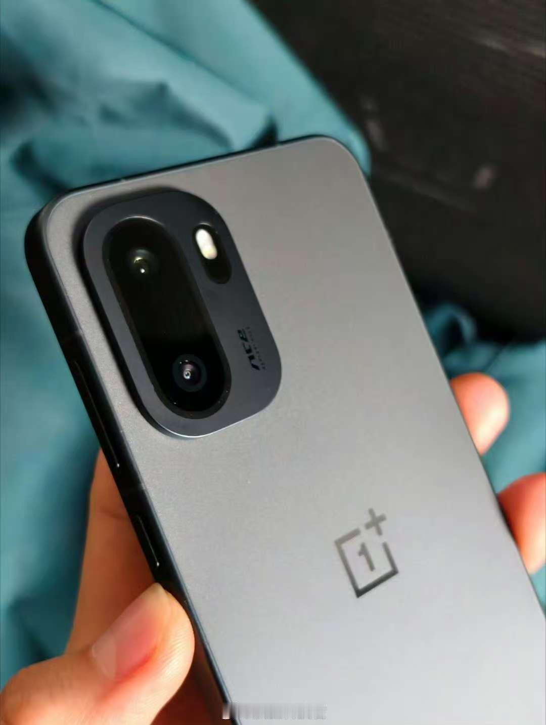 讲真，Ace6的续航直接把我之前的电量焦虑治好了！这7800mAh大电池是真的