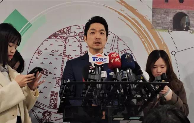 2025台北灯节2日正式点亮主灯，但陆委会称，北市府因为送件太晚、来不及审查，因