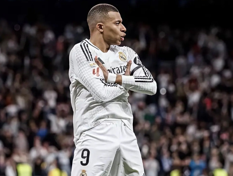 姆巴佩真是悲催，来到西甲联赛之后，居然一个西甲联赛冠军都没有拿到，随着巴萨2：0