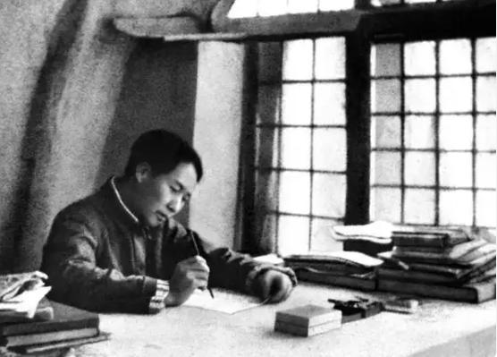 事实证明，毛主席看得透彻。不先搞好阶级问题，就是给欧美资产阶级做嫁衣。现在全球的