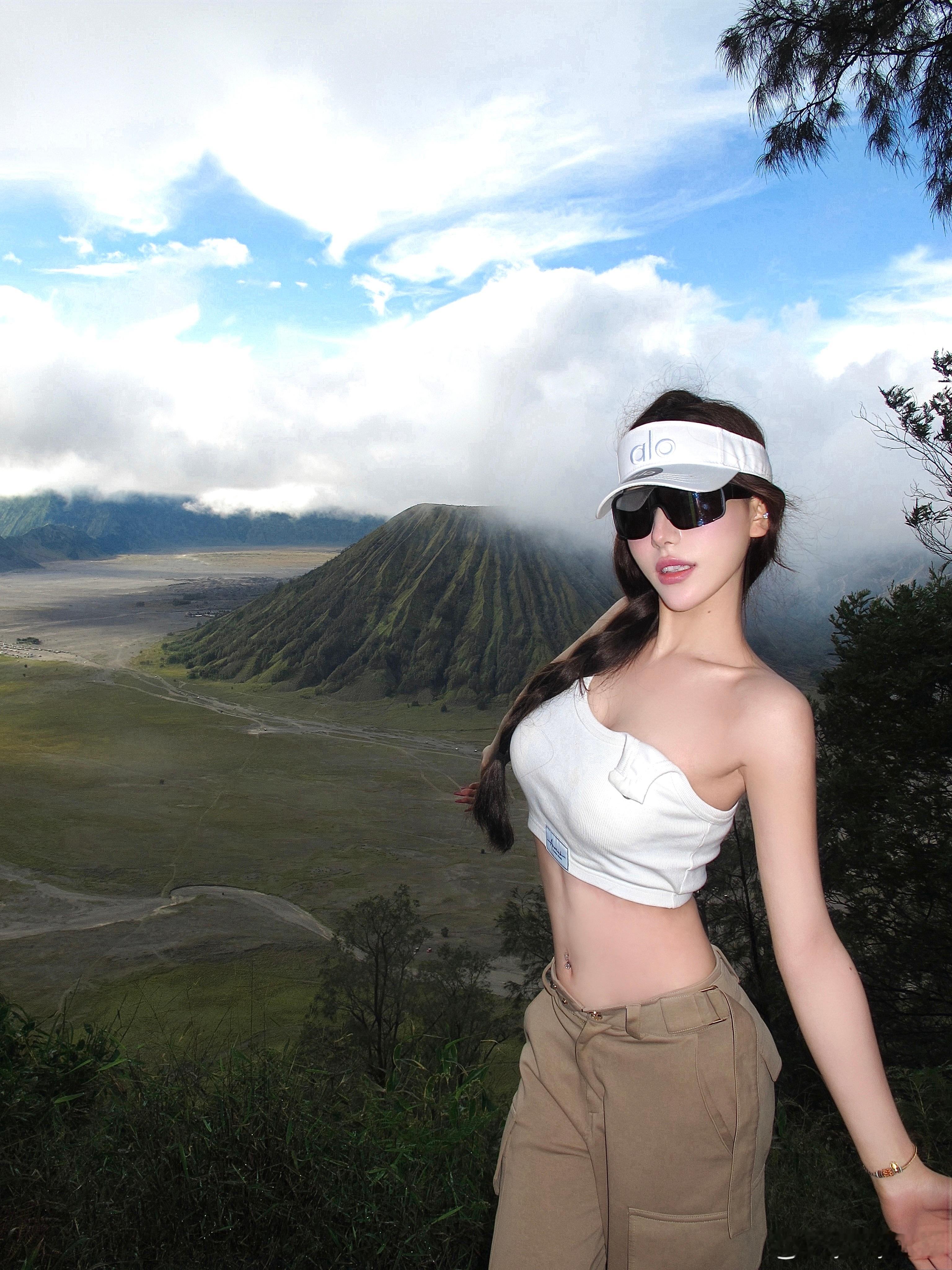 𝑩𝒓𝒐𝒎𝒐🌋人生第一座活火山​​​