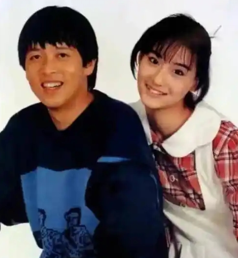 1997年，台湾歌手张雨生发生车祸，抢救24天后，不幸离世，女友黄慧玲发誓：“终
