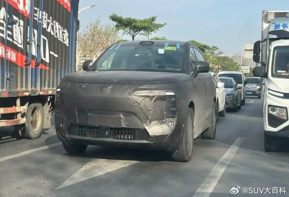 腾势n8即将换代，从换标唐升级成小N9，能否成为爆款潜力股？从谍照来看，腾势N