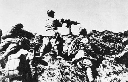 1939年腊月，太行山腹地，四百名原29军游击战士弹尽粮绝，被两千名日军死死围住