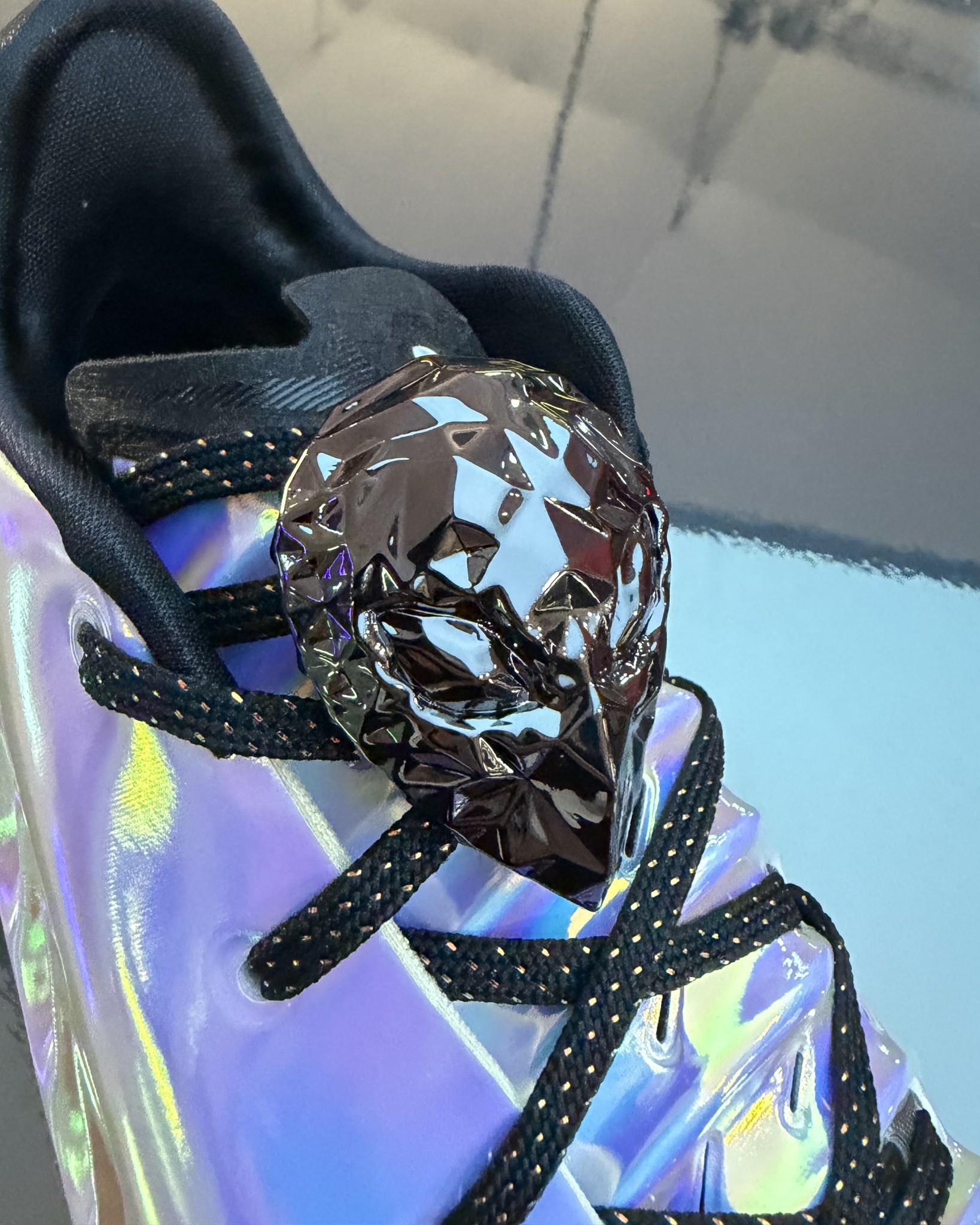 ▲文班这渐变色的新球鞋，有点意思