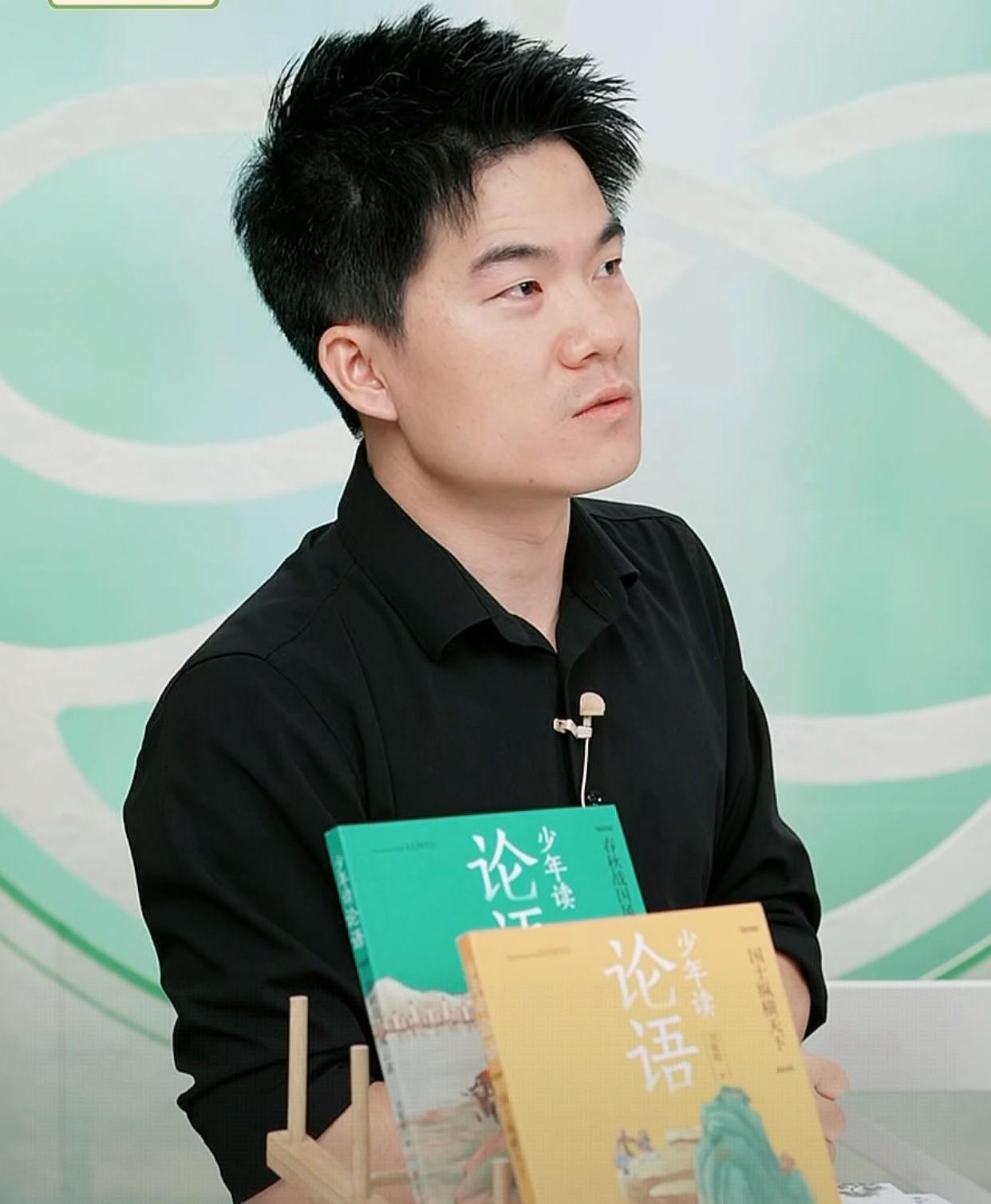 你知道顿顿直播有一点不如宇辉的是什么？不谈才华不谈直播内容但说直播间观感！以