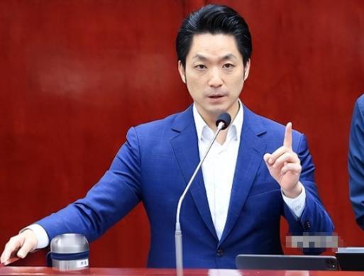 赖清德说：如果有人欣然接受九二共识，表示他是中国人，那就是促统。 结果蒋万安