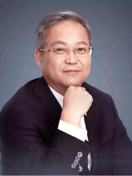 “别动不动就说落后挨打，非洲那么落后，你揍他了么？“中国鲍鹏山教授曾直言，落后就
