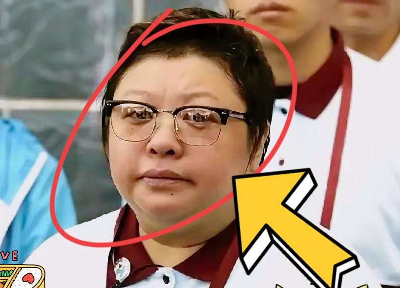 武汉这场演唱会，最扎眼的不是舞台，是票卖得有点冷。三万人的场子，想看才一万出头，