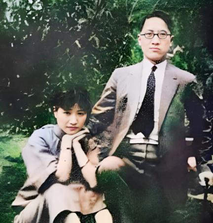 1931年，徐志摩想买条新裤子，竟发现家里一分钱都没有。这个发现像根刺，扎得