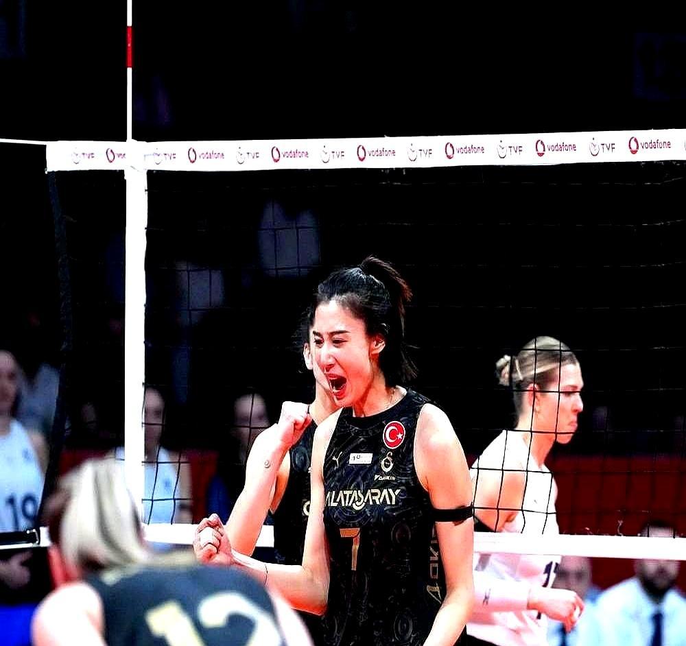 王媛媛把土超打成自家客厅。对面伊尔银行三局加起来才41分，比训练赛还轻松。