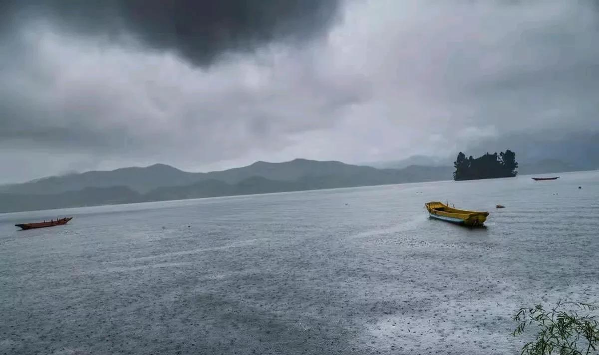 “雨水多不多，就看闰六月初一”，今年秋天雨水多吗？期盼着降雨，太想念降雨的感觉