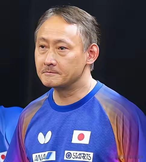 你可以批评张本宇的立场选择。​也可以对他个人有种种看法。​但有一件事不得不服