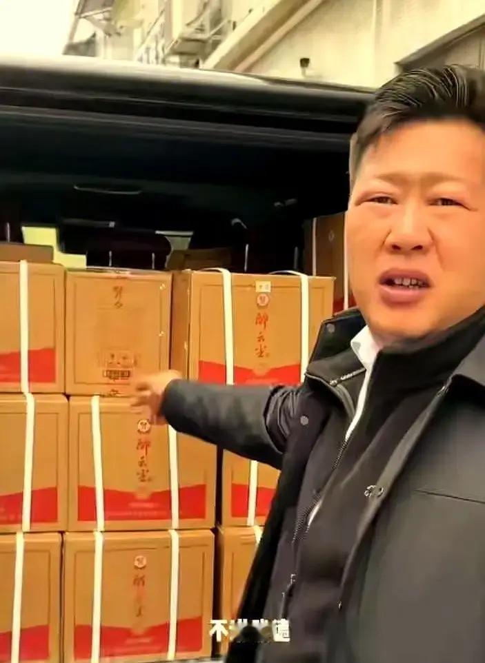 张大炮在抖音直播里突然开骂徒弟张赢赢，说对方私下接商务、瞒着团队报价，还把客户微