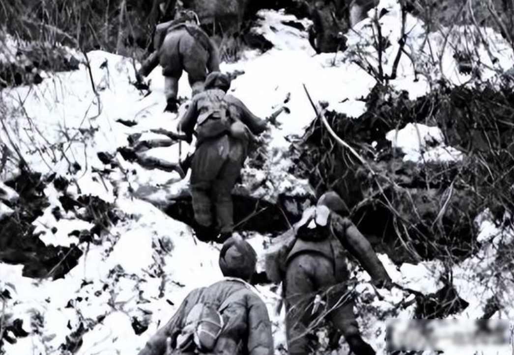 1951年，一位饿了数天的志愿军连长趁着夜色率部爬上美军高地，谁知上面竟连一