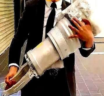 比亚迪出了个刀片电池，友商立马就跟进抄了，交作业了！比亚迪又出了
