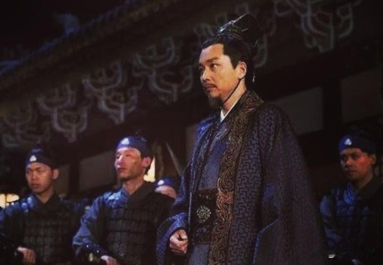 建元四年（482年）三月，萧道成驾崩。苦熬半年的萧赜终于继位，是为齐武帝。刚登基