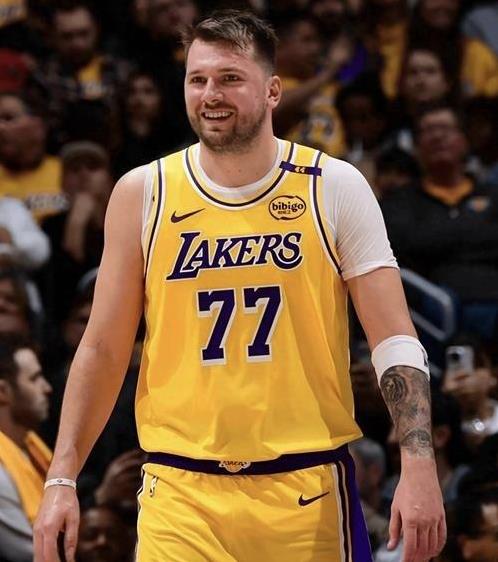 NBA各大巨星缺点是什么？詹姆斯真的想不出来了？科比:关键时刻不信任队友威少