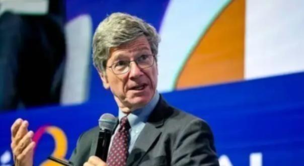 一个美国教授说了句大实话，台下掌声就没停过，他说，两千年，中国，从没跨过那片海去